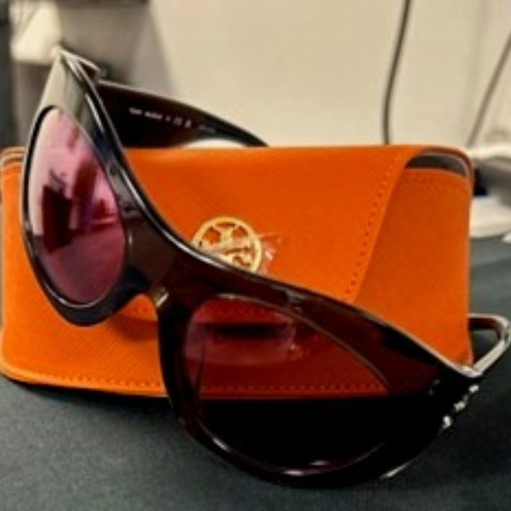Authentic Tory Burch Runway Sunglasses NWOT